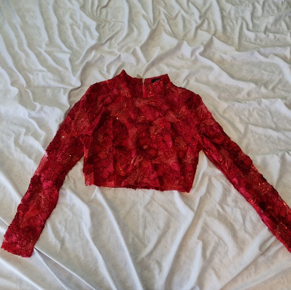 Red crop top / red blouse - Picture 3 of 4
